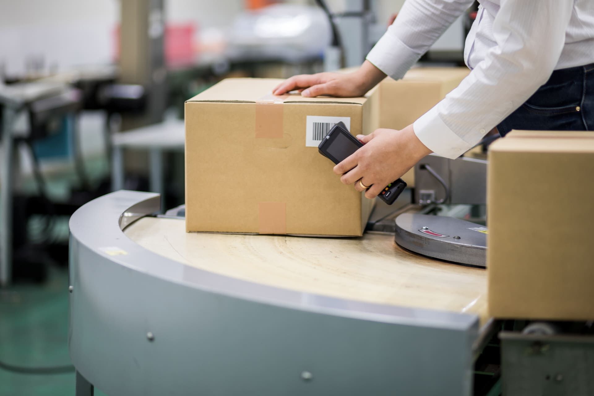 商品の管理と発送業務を一括代行